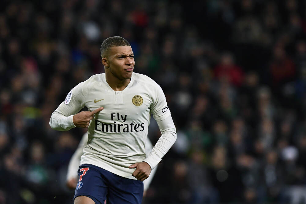 海报时评丨俞敏洪的“情怀”为什么卖不动了?